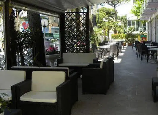 Hotel Nevia Cervia 2*,