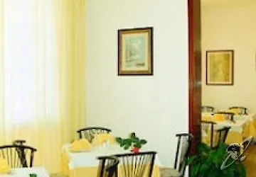 **  Hotel Nevia Cervia Italia